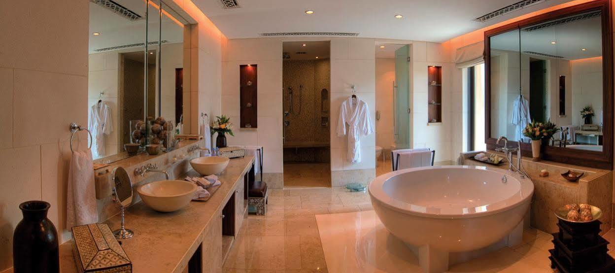 Malakiya Villas - Madinat Jumeirah Dubai Exterior photo